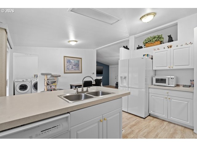 1028 SW Joshua DR