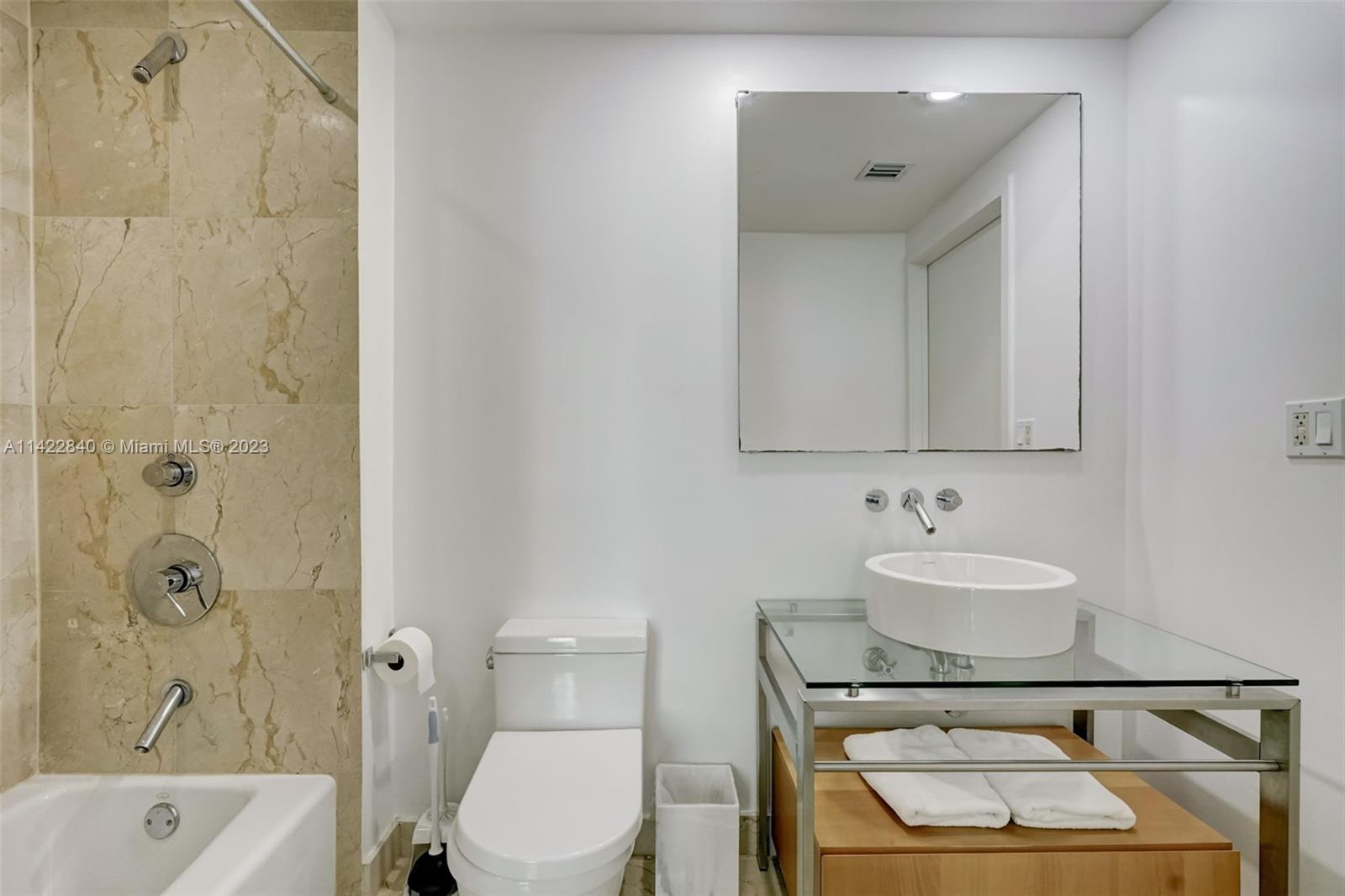 6000 Collins Ave # 309