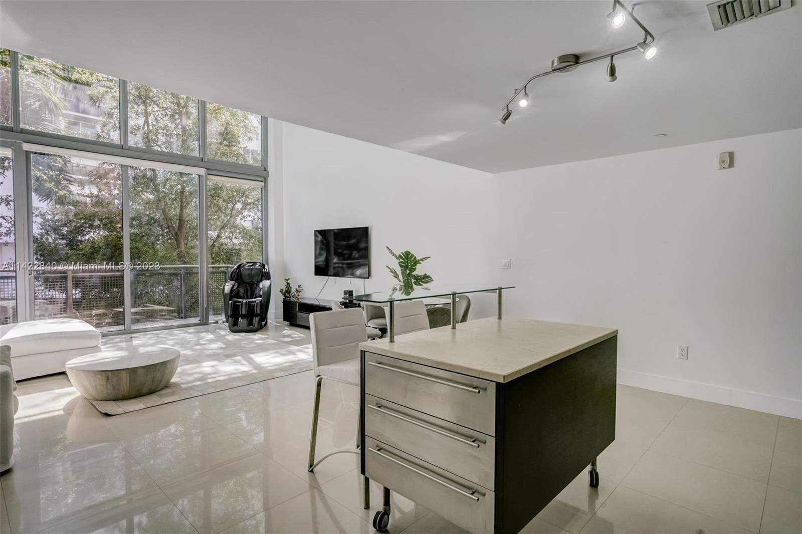 6000 Collins Ave # 309