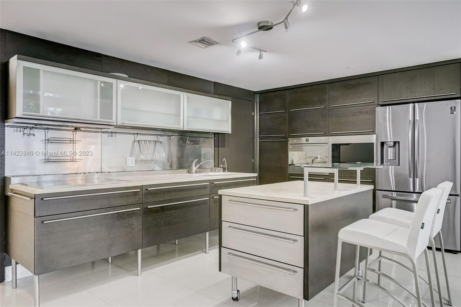 6000 Collins Ave # 309