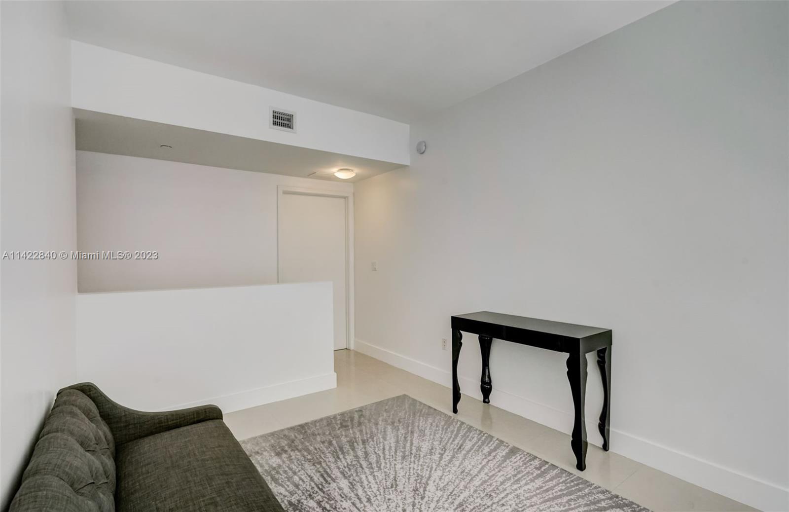 6000 Collins Ave # 309