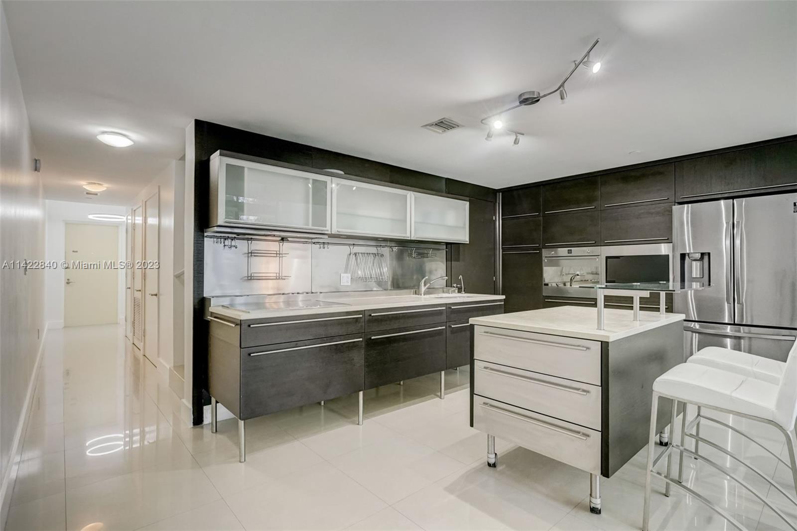 6000 Collins Ave # 309