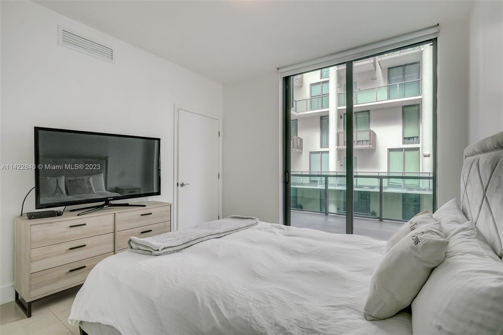 6000 Collins Ave # 309