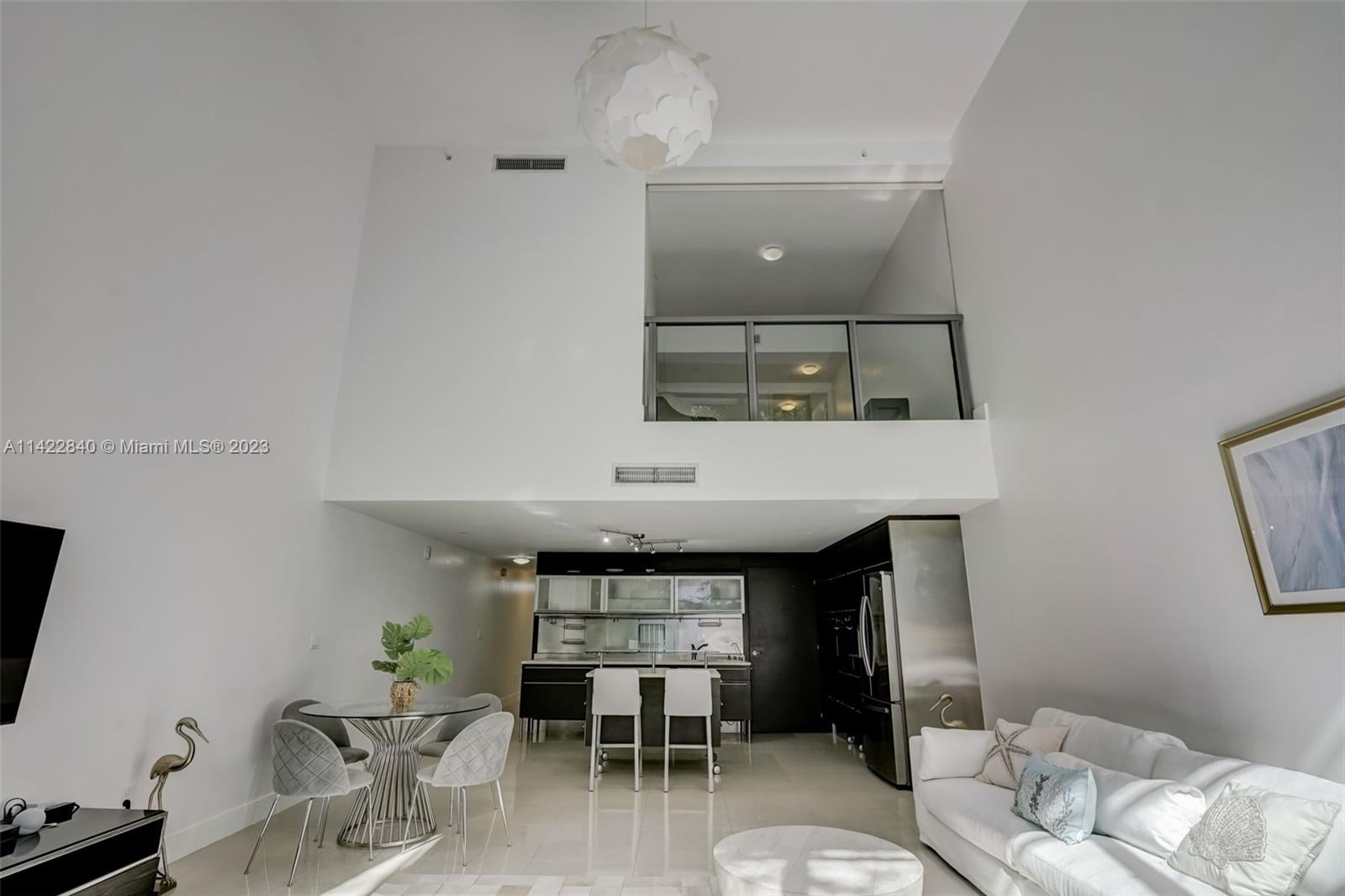 6000 Collins Ave # 309