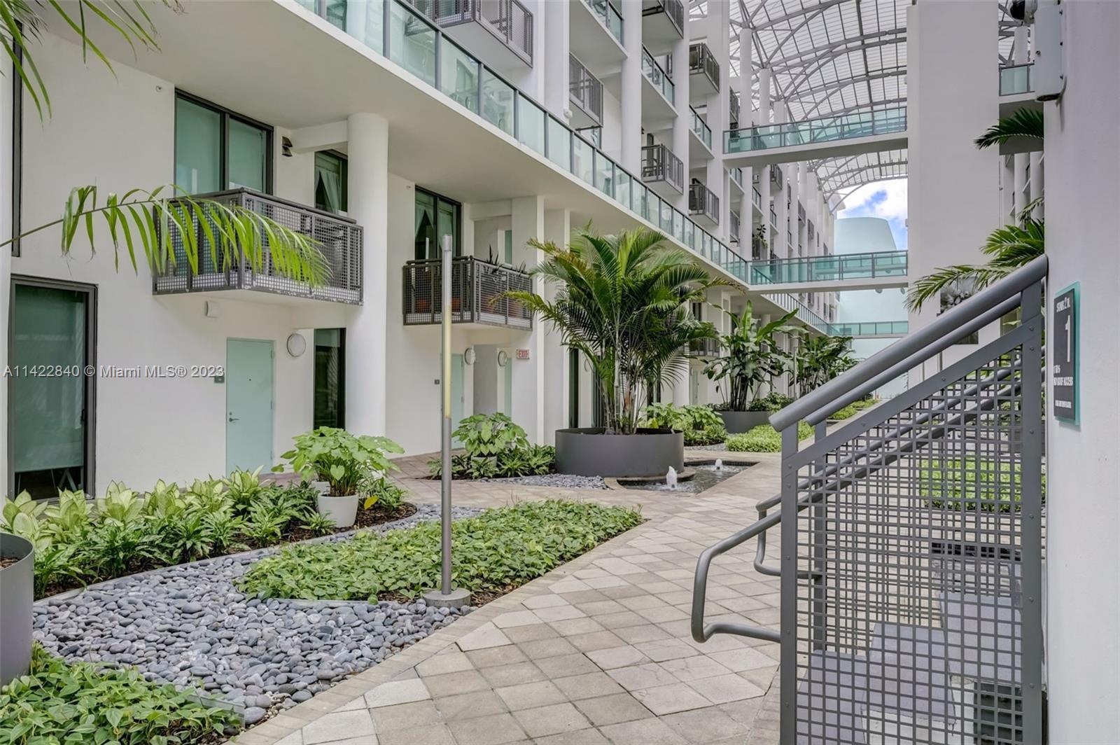 6000 Collins Ave # 309
