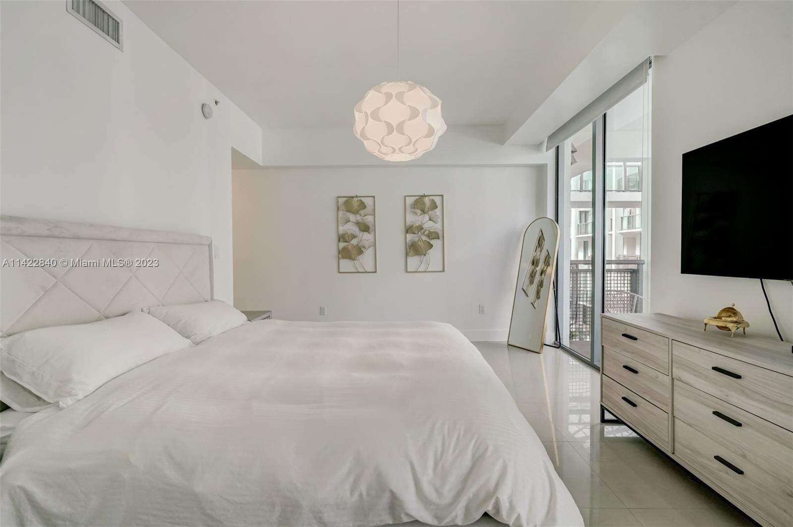6000 Collins Ave # 309