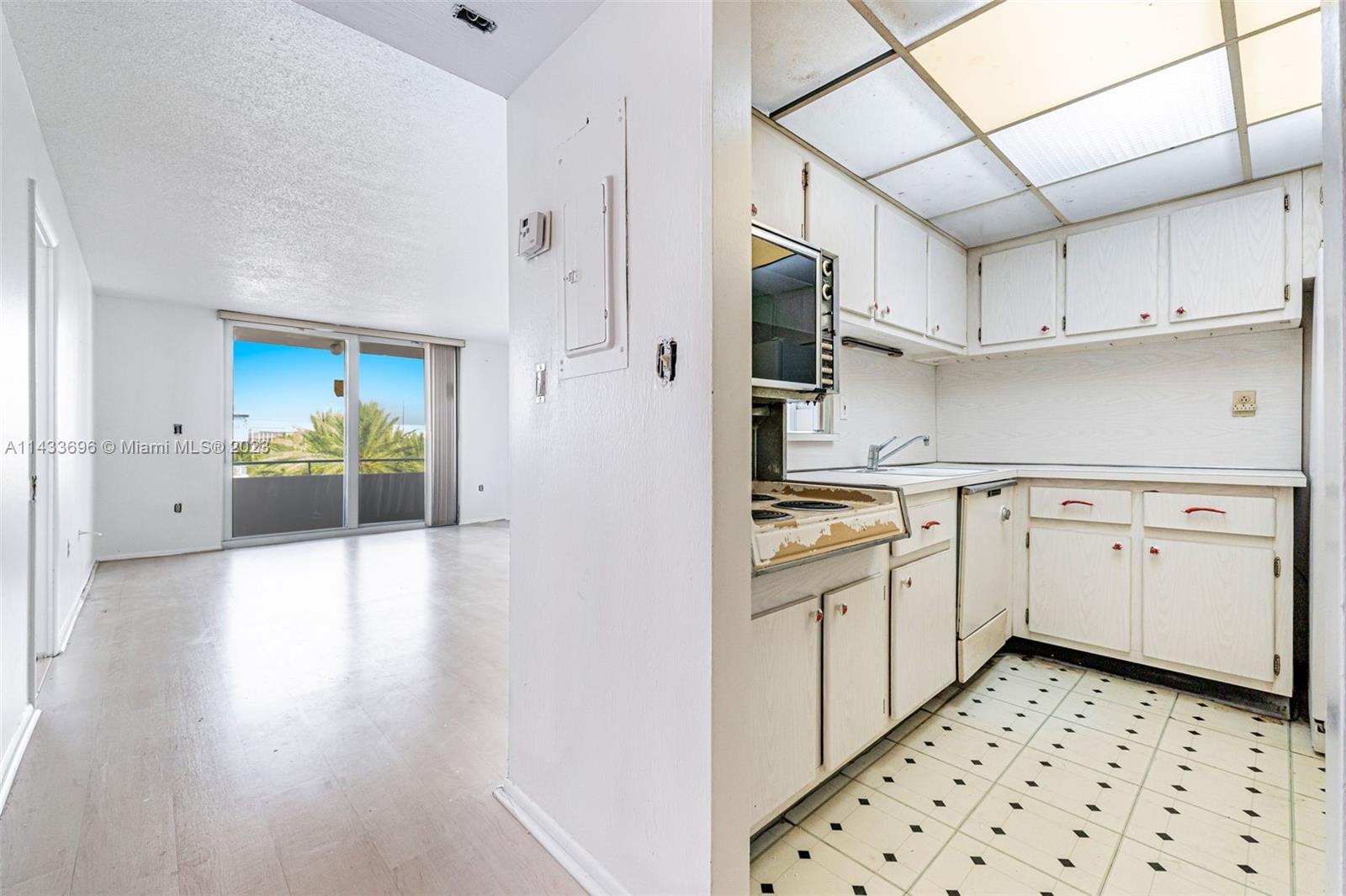 465 Ocean Dr # 505