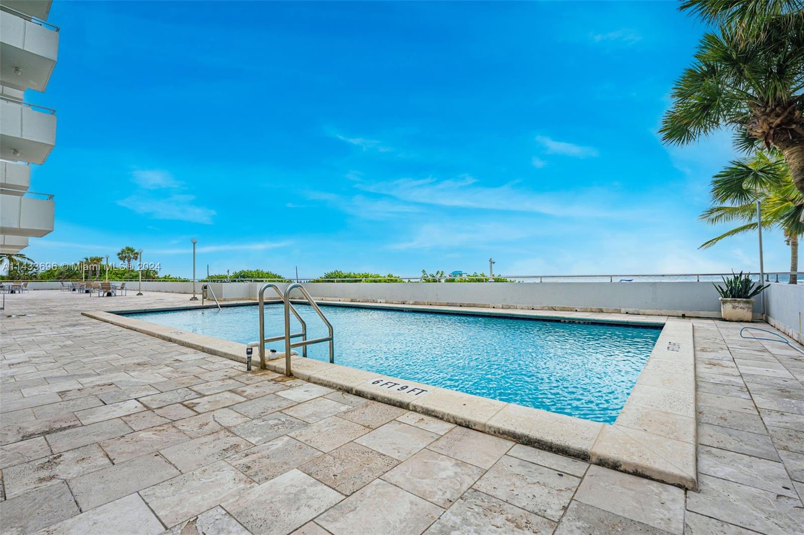465 Ocean Dr # 505