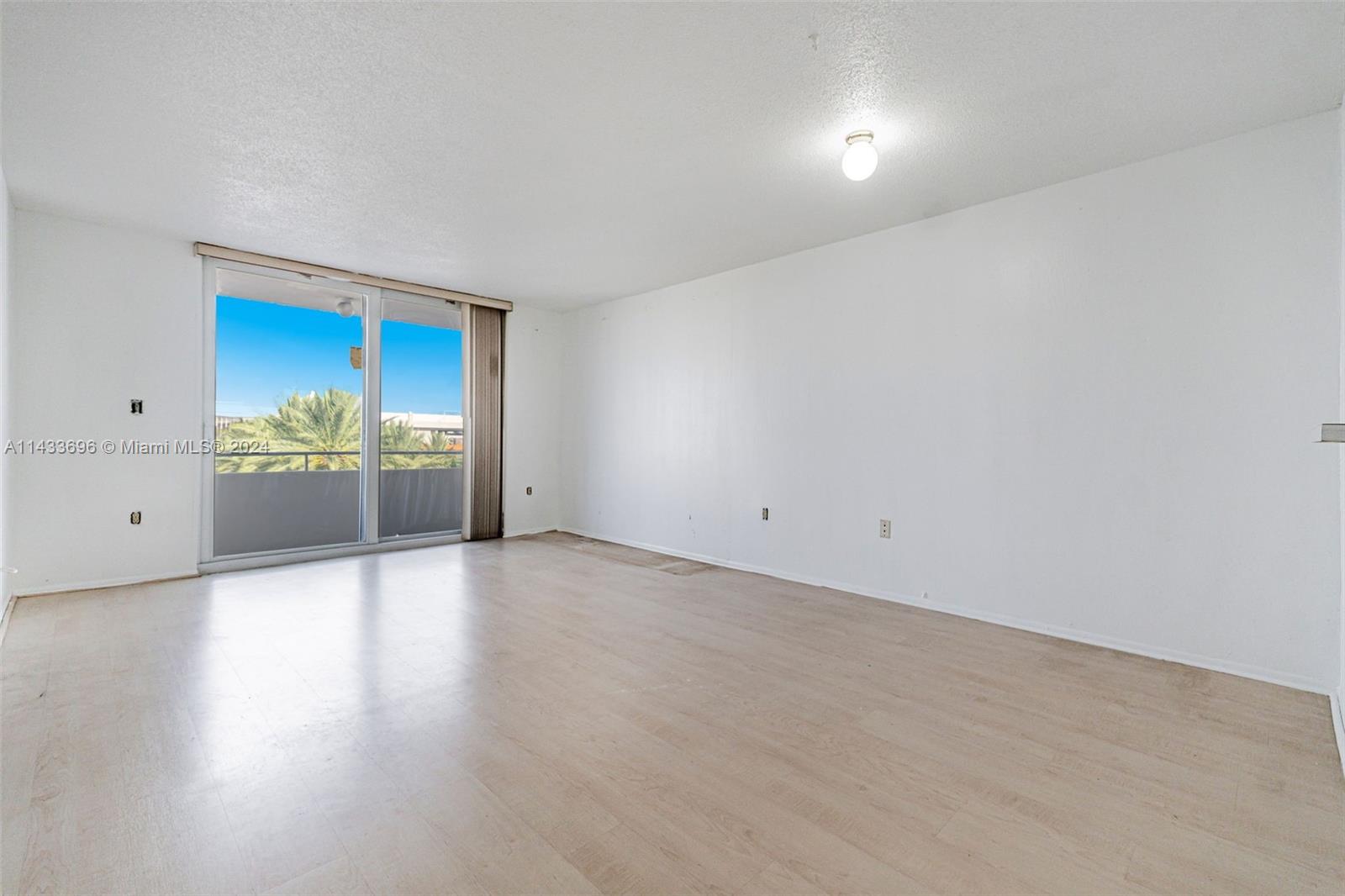 465 Ocean Dr # 505