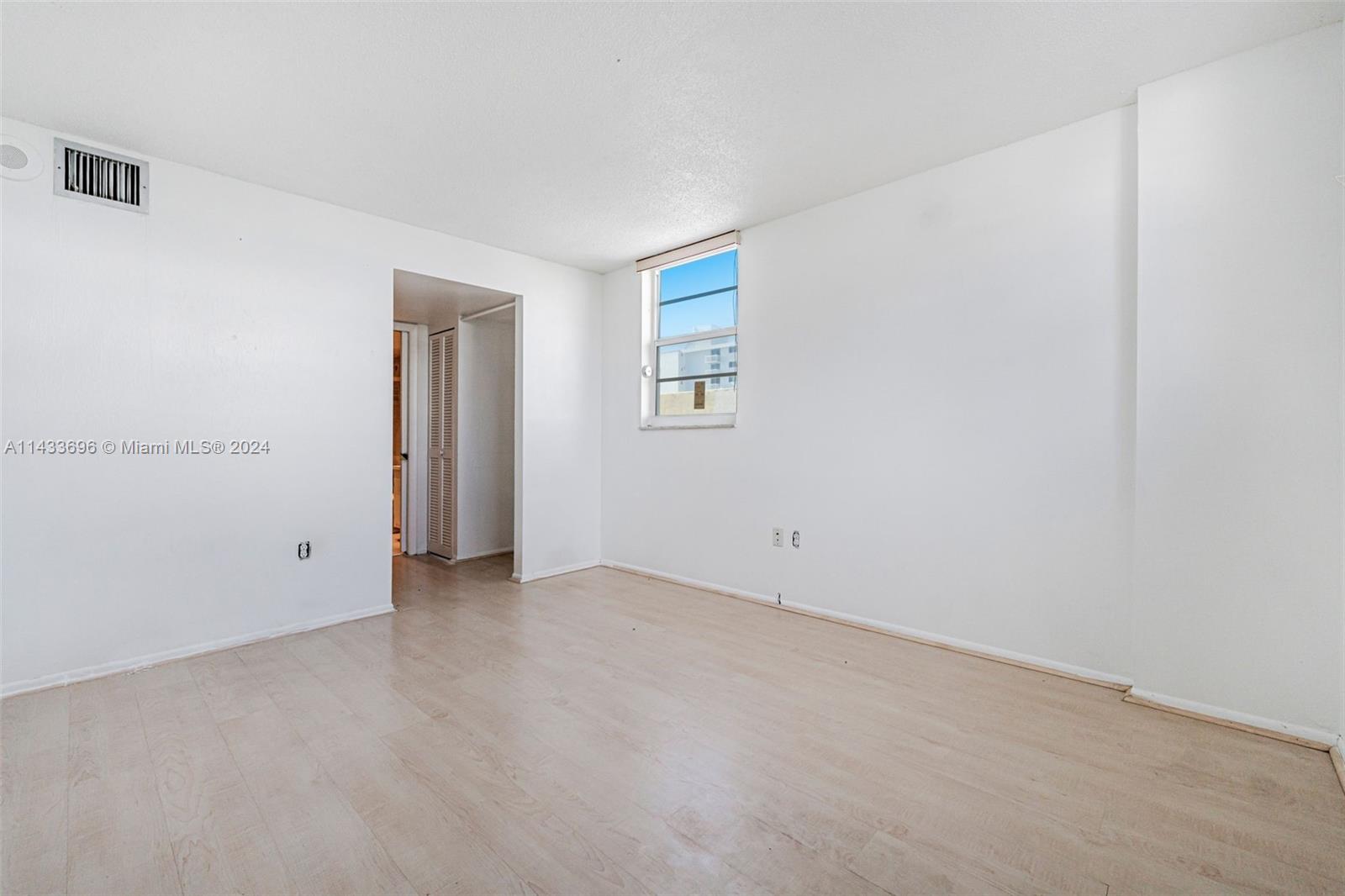 465 Ocean Dr # 505