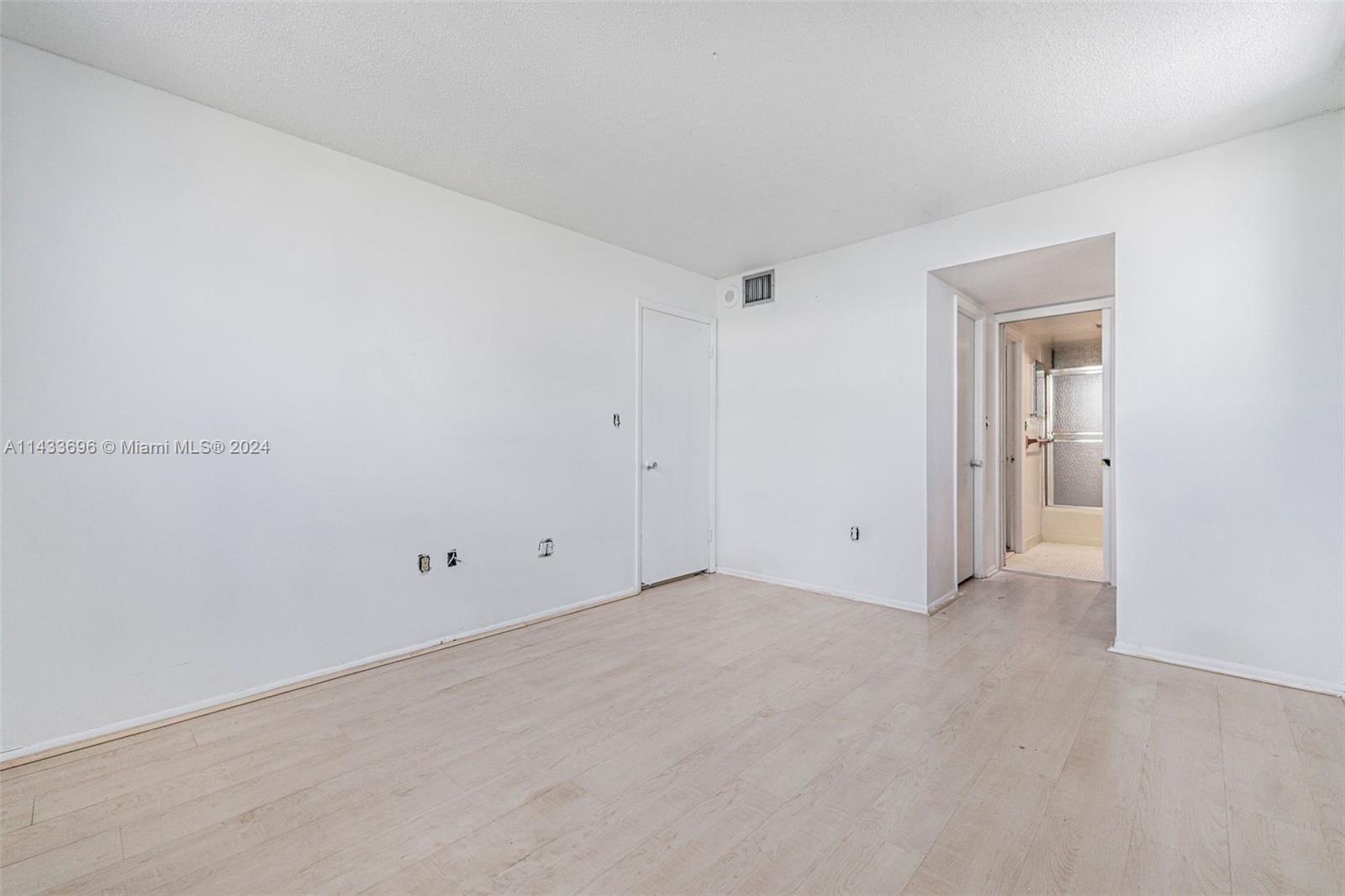 465 Ocean Dr # 505