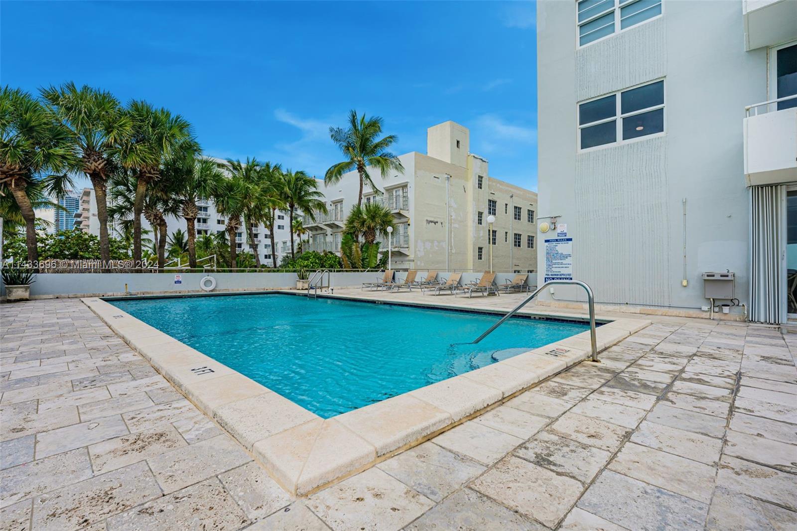 465 Ocean Dr # 505