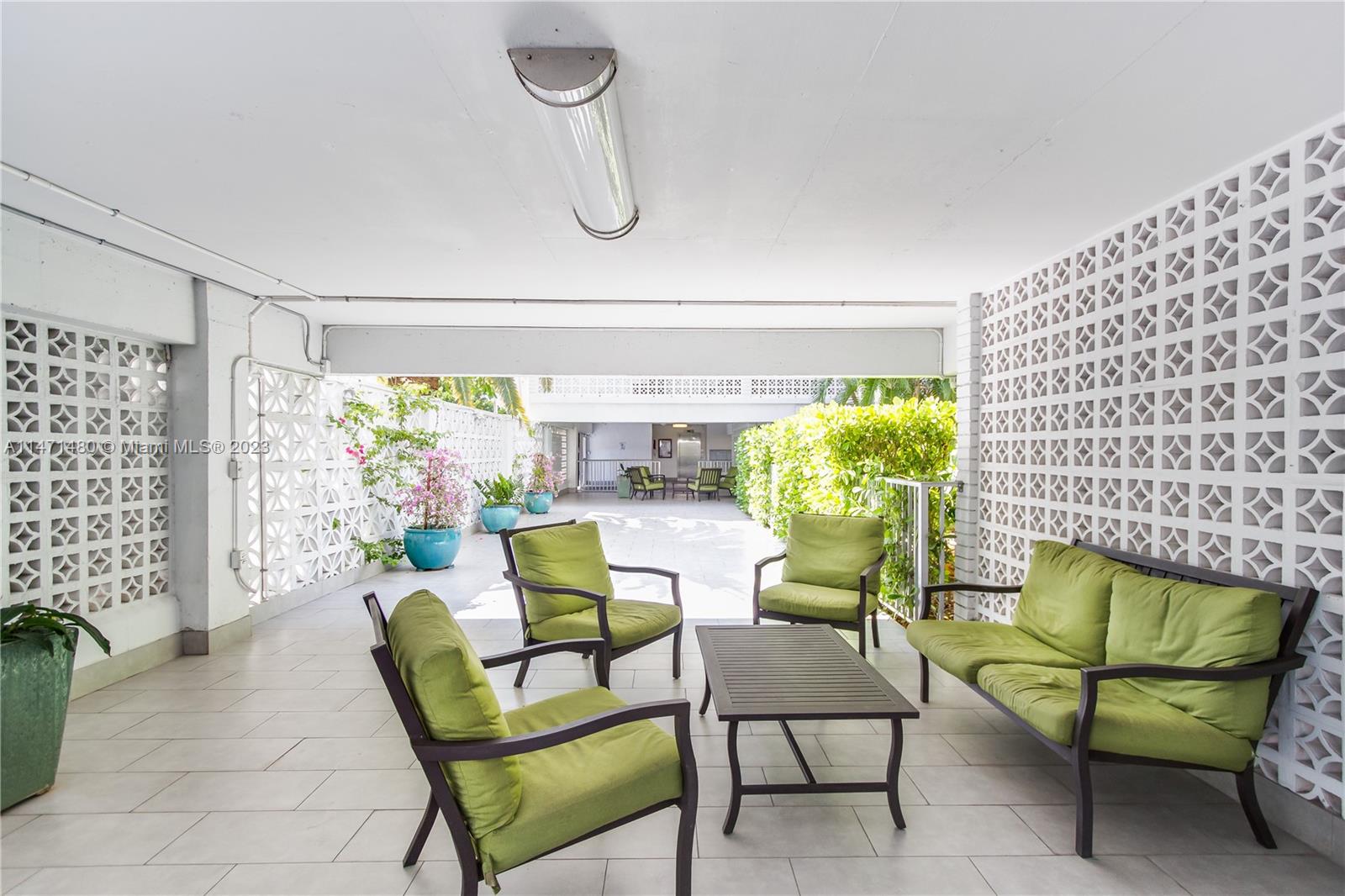 1620 West Ave # 301