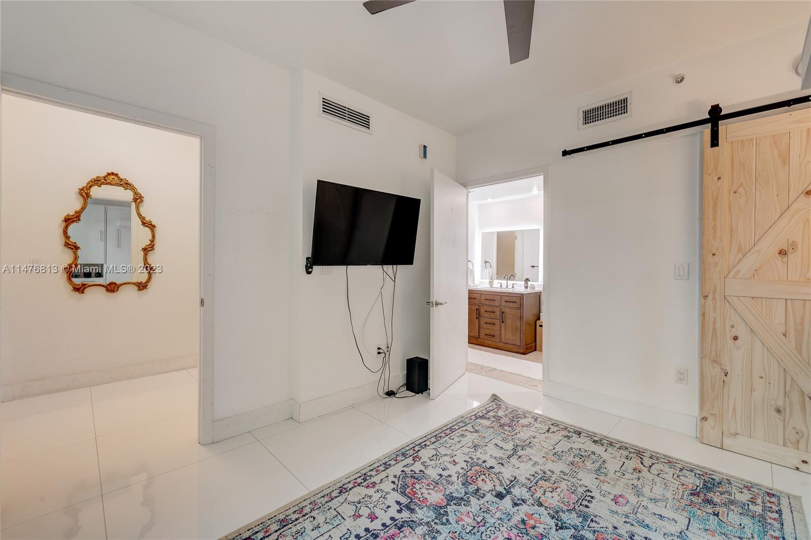 6000 Collins Ave # 104