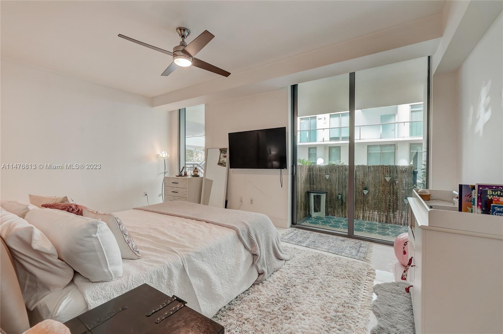 6000 Collins Ave # 104