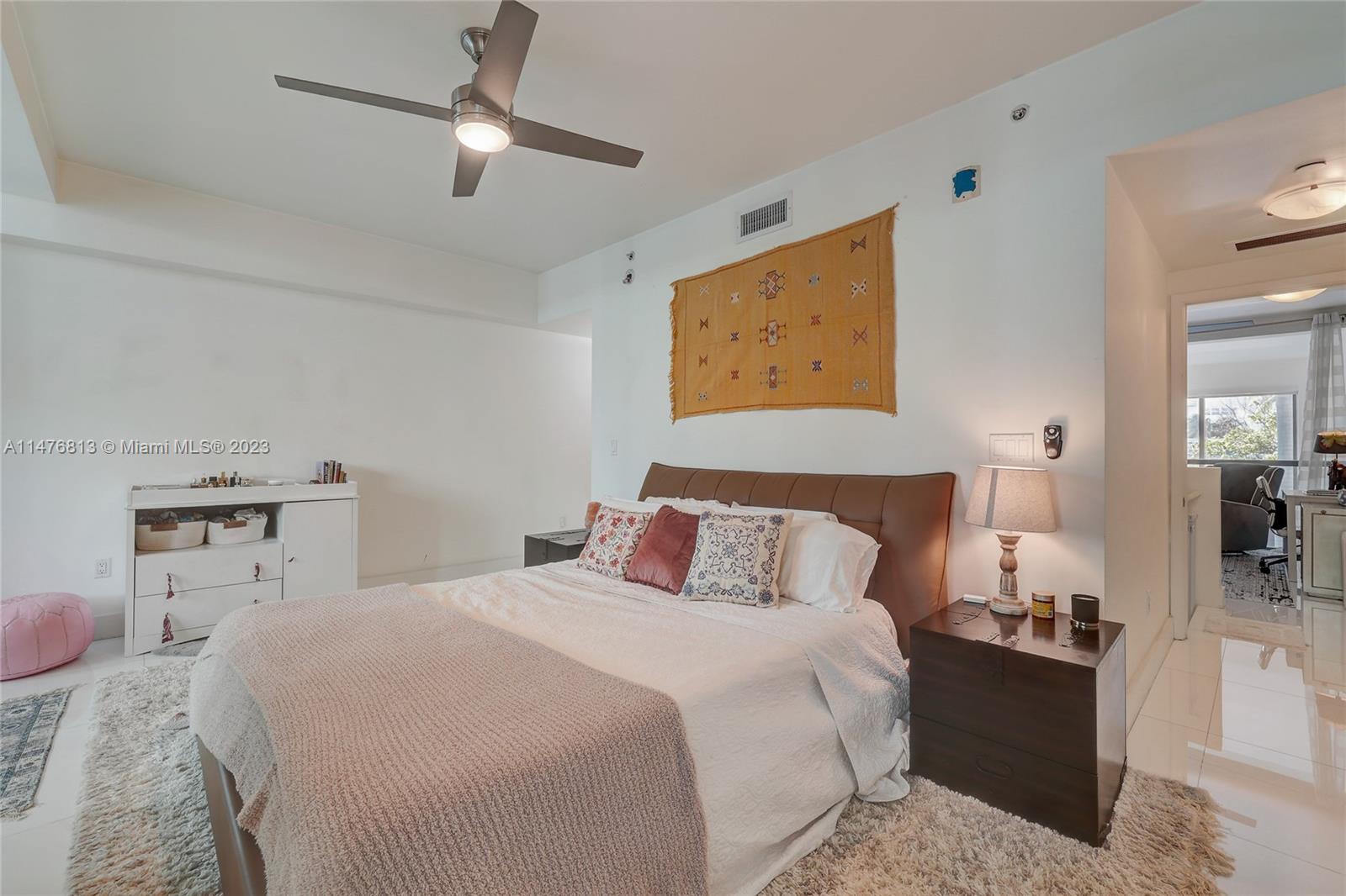 6000 Collins Ave # 104