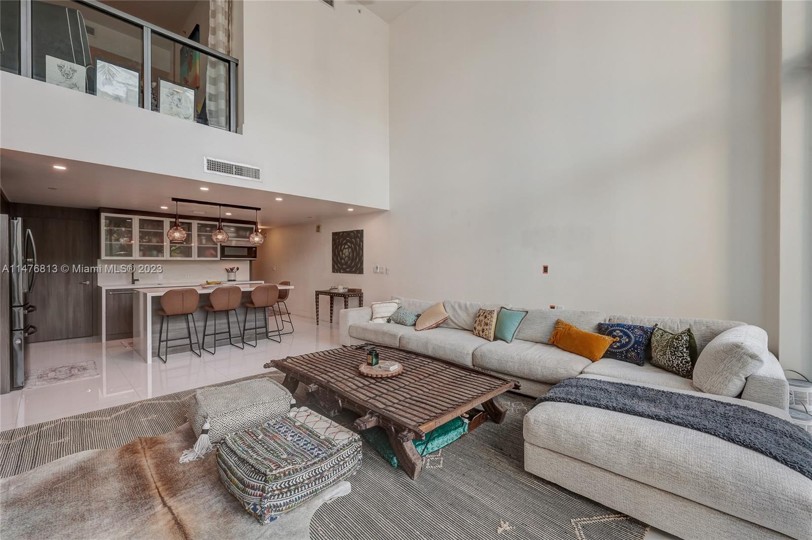 6000 Collins Ave # 104