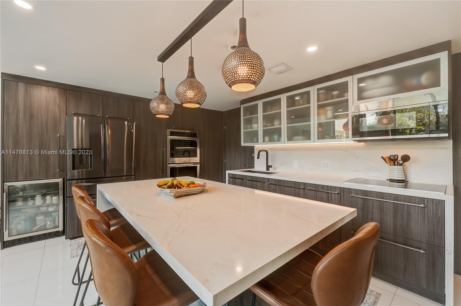 6000 Collins Ave # 104