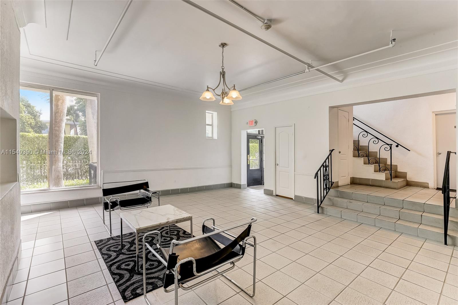 820 Euclid Ave # 301