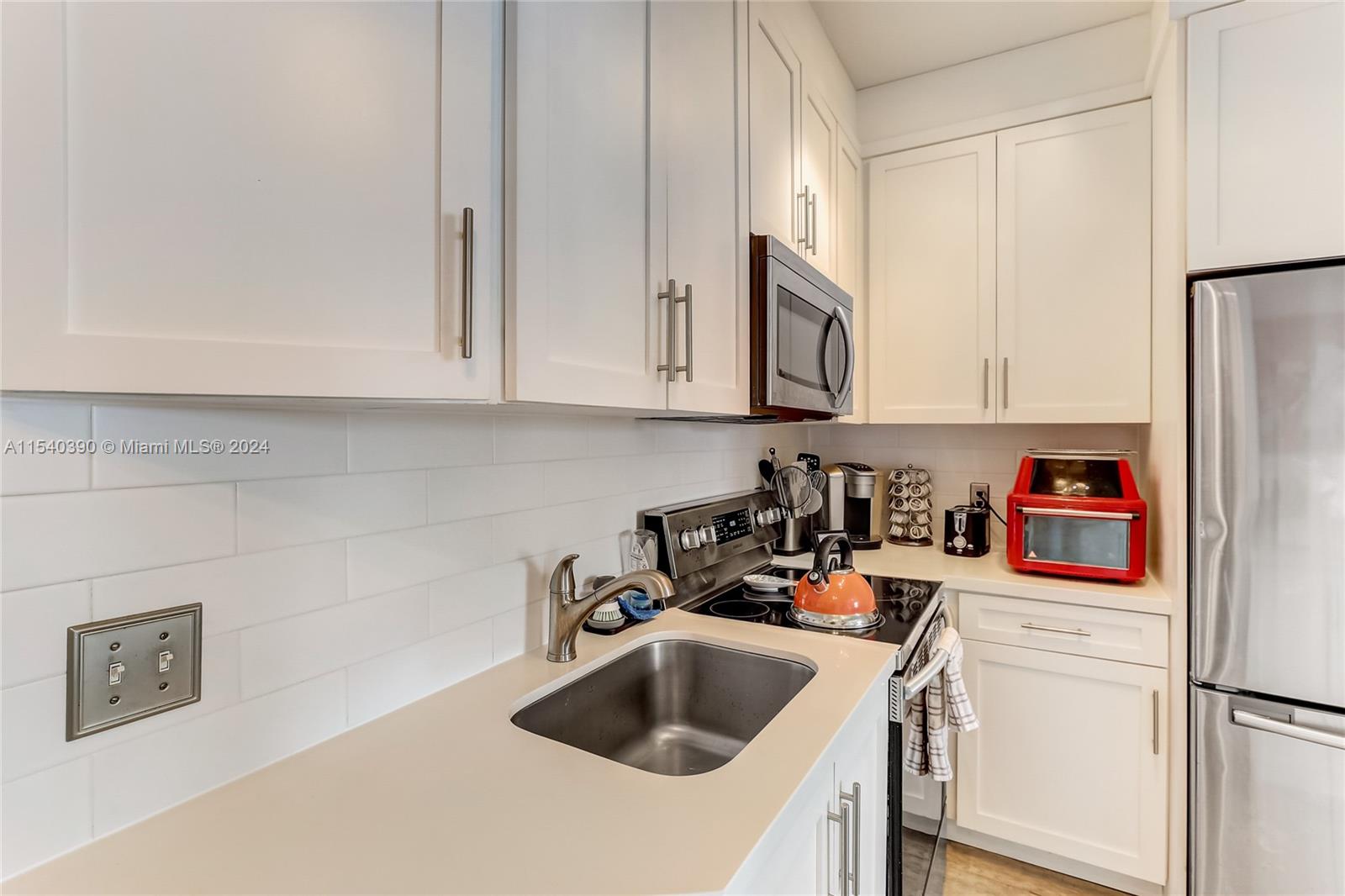 820 Euclid Ave # 301