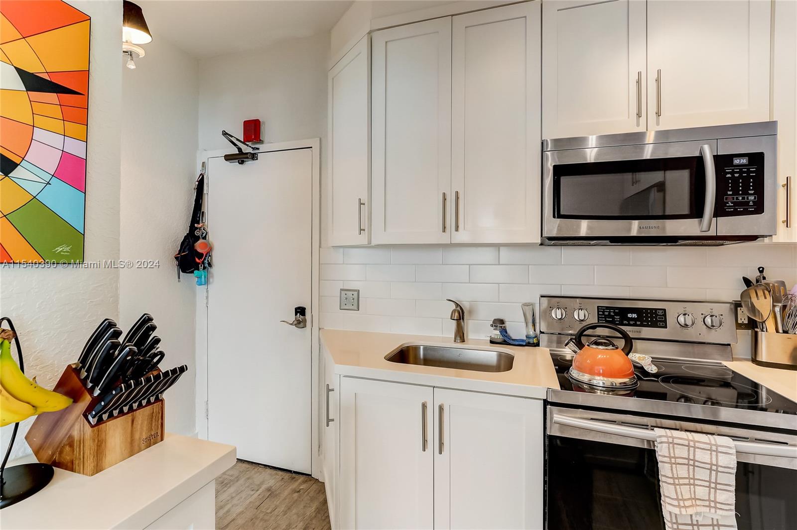 820 Euclid Ave # 301