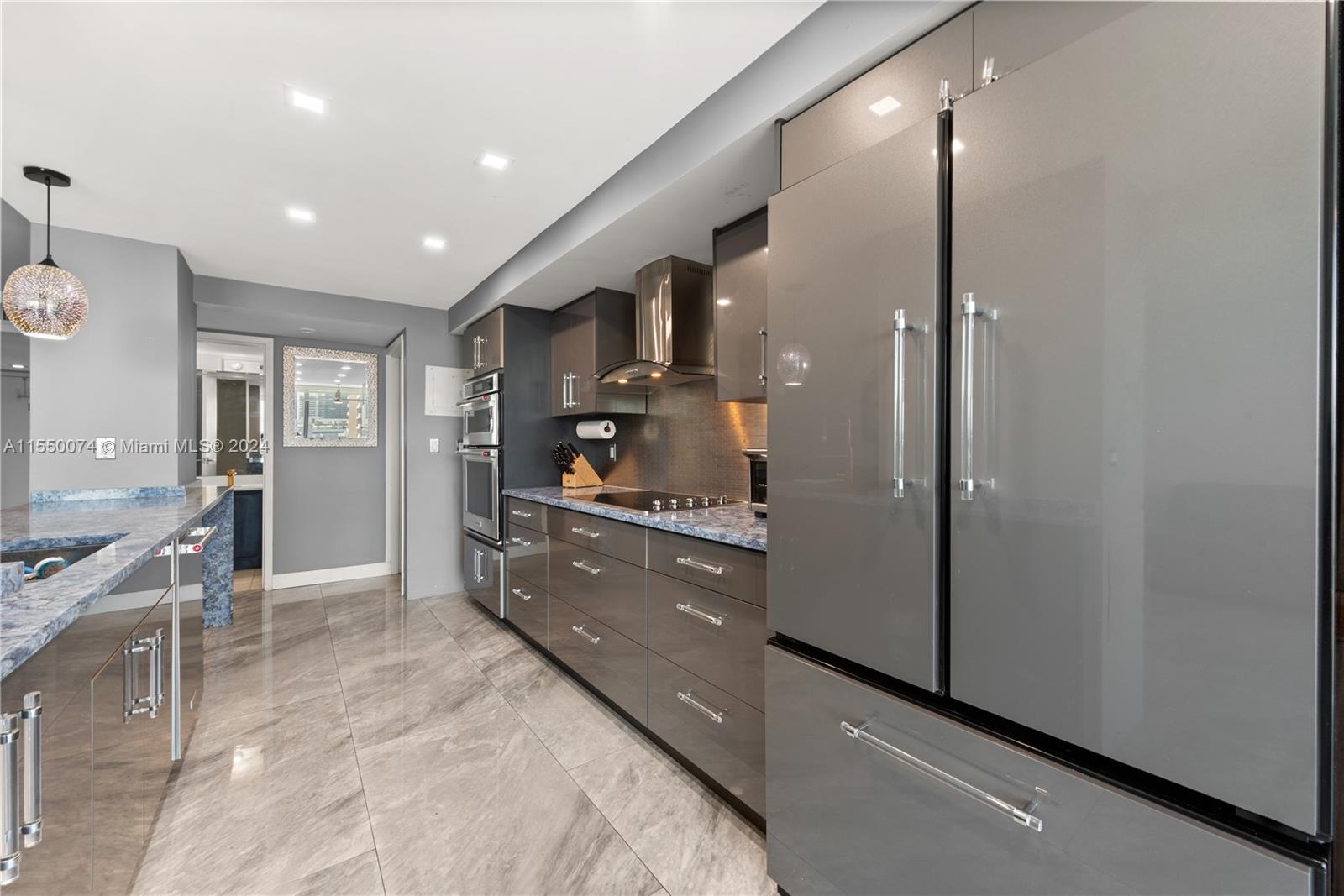 2655 Collins Ave # 1904