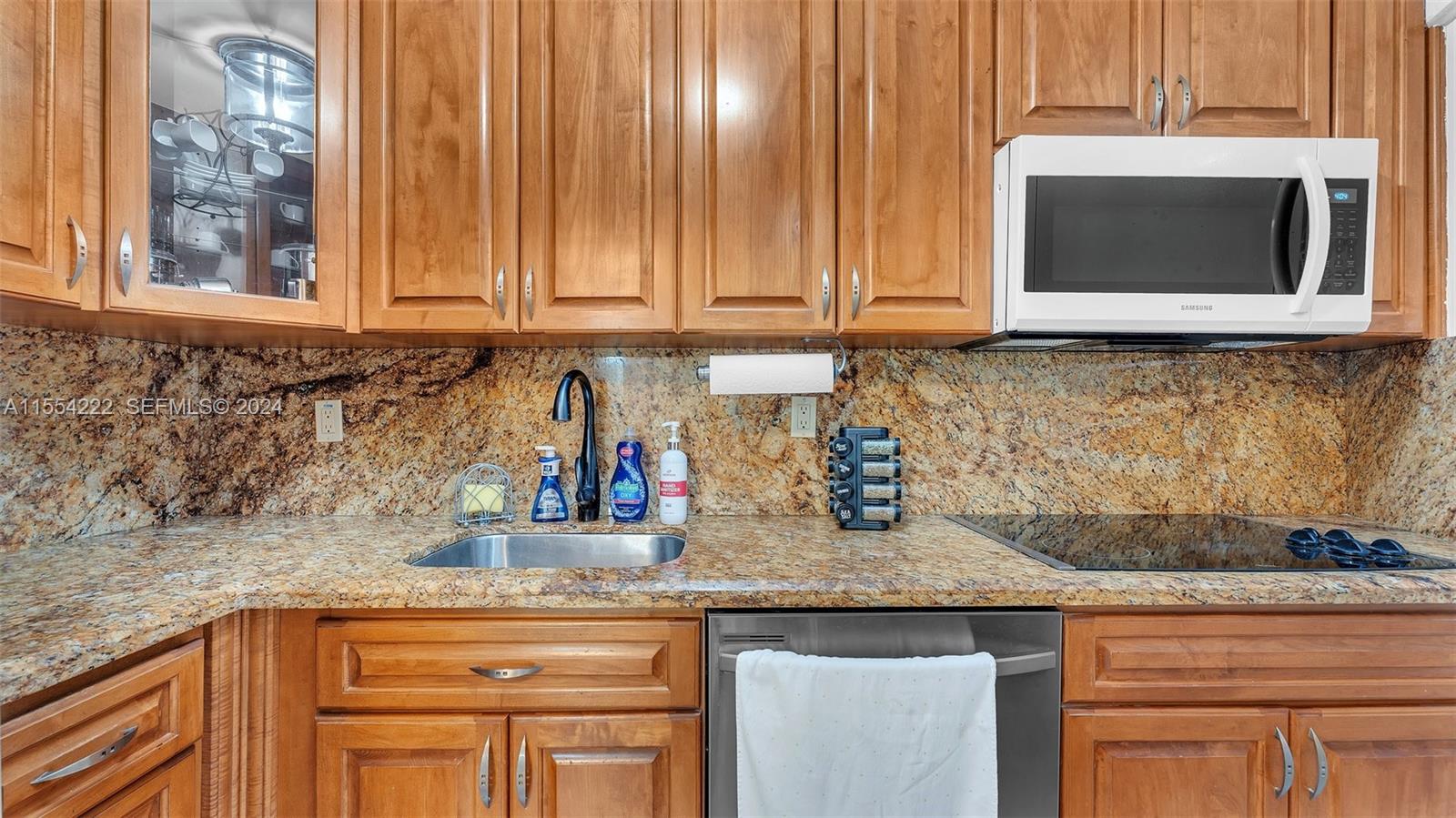2899 Collins Avenue 1627