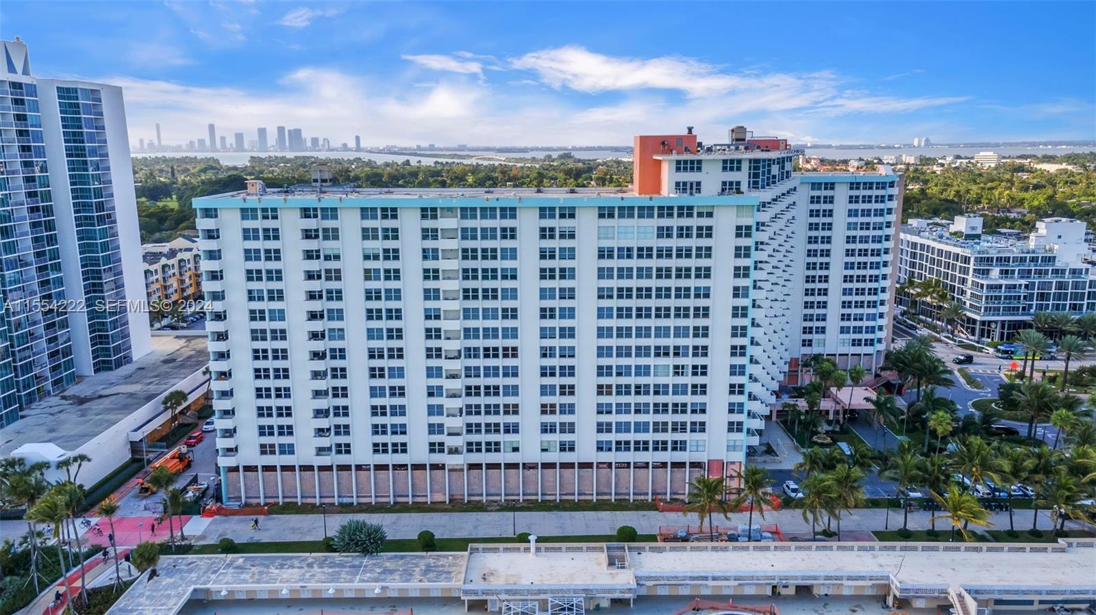 2899 Collins Avenue 1627
