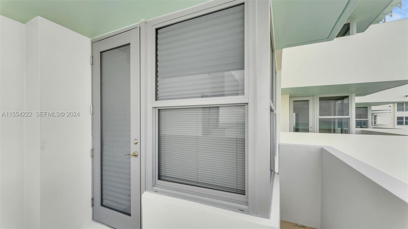 2899 Collins Avenue 1627