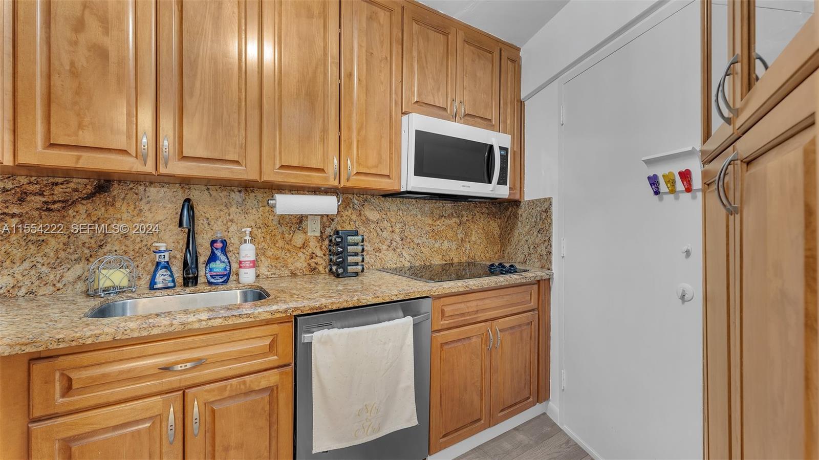 2899 Collins Avenue 1627