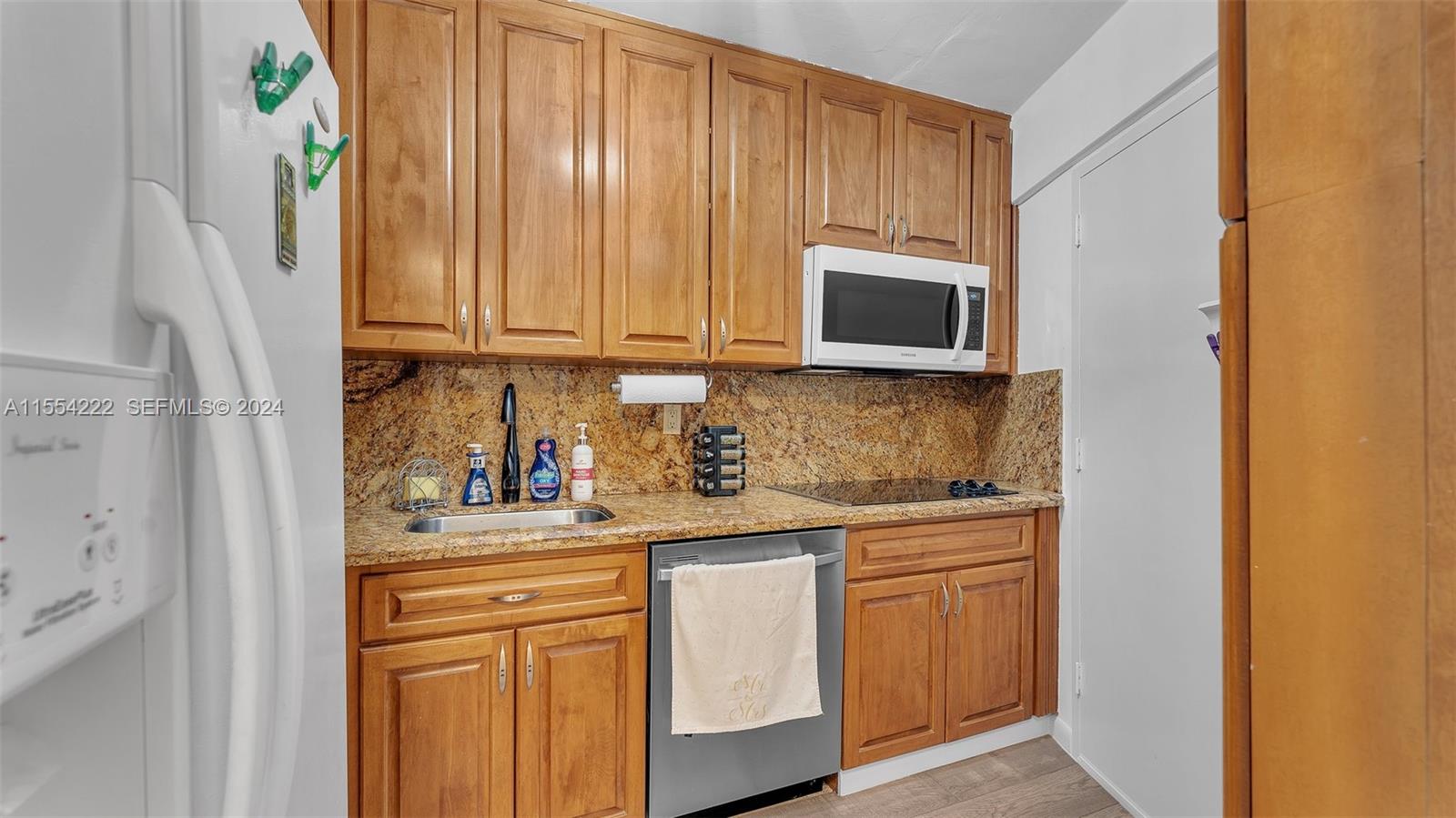 2899 Collins Avenue 1627