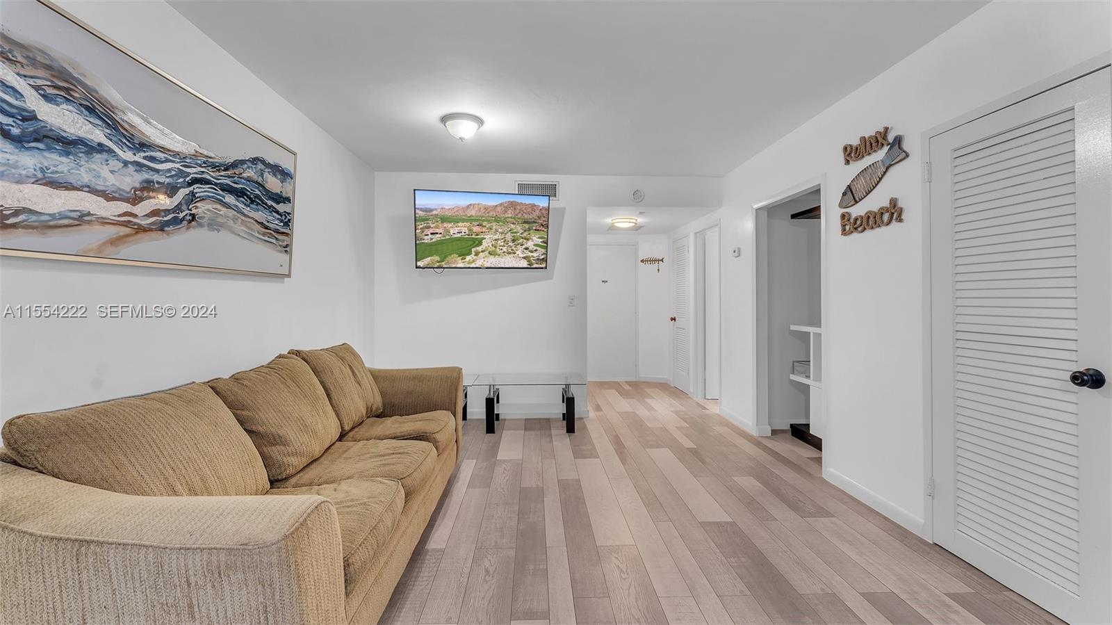 2899 Collins Avenue 1627