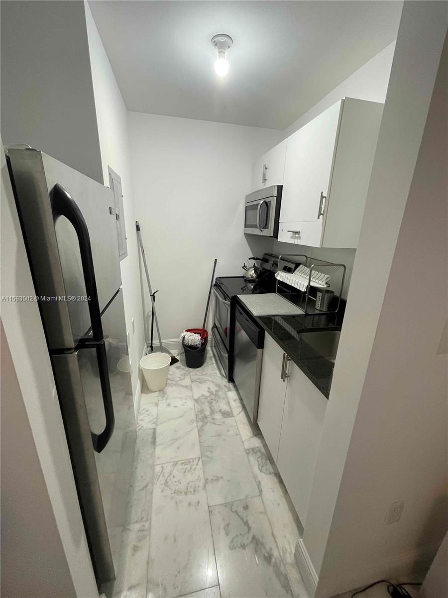 922 Jefferson Ave # 11