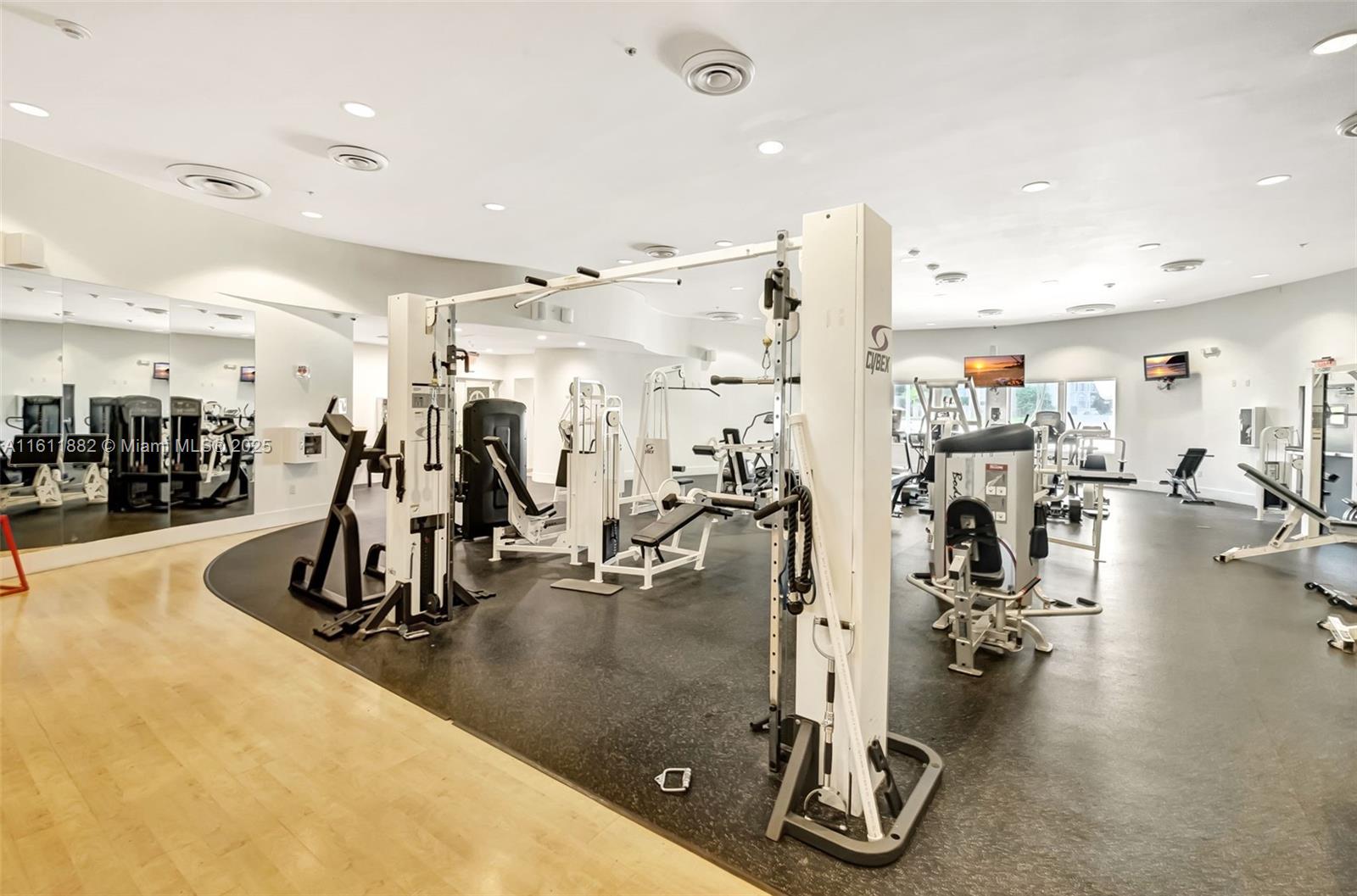 5600 Collins Ave # 16F