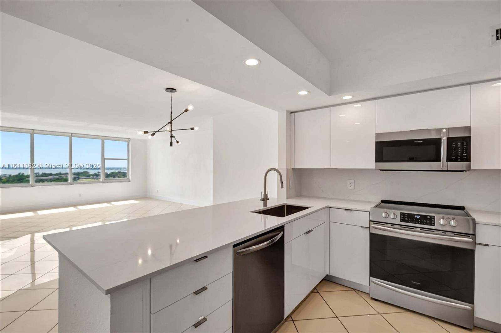 5600 Collins Ave # 16F