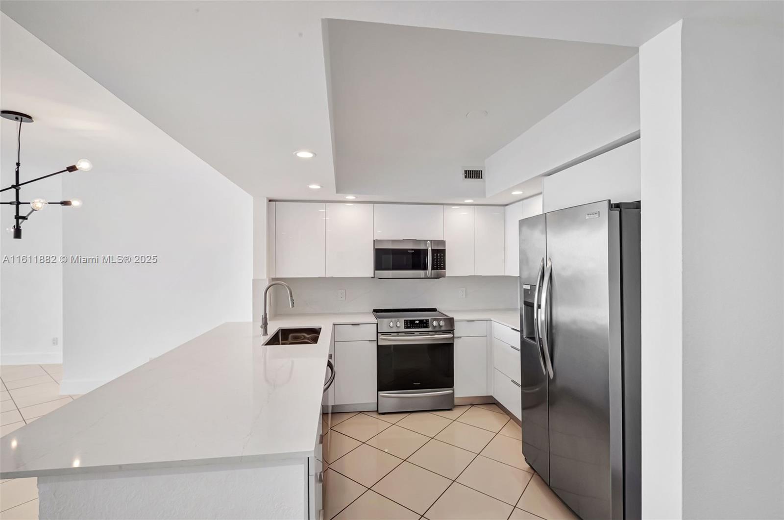 5600 Collins Ave # 16F