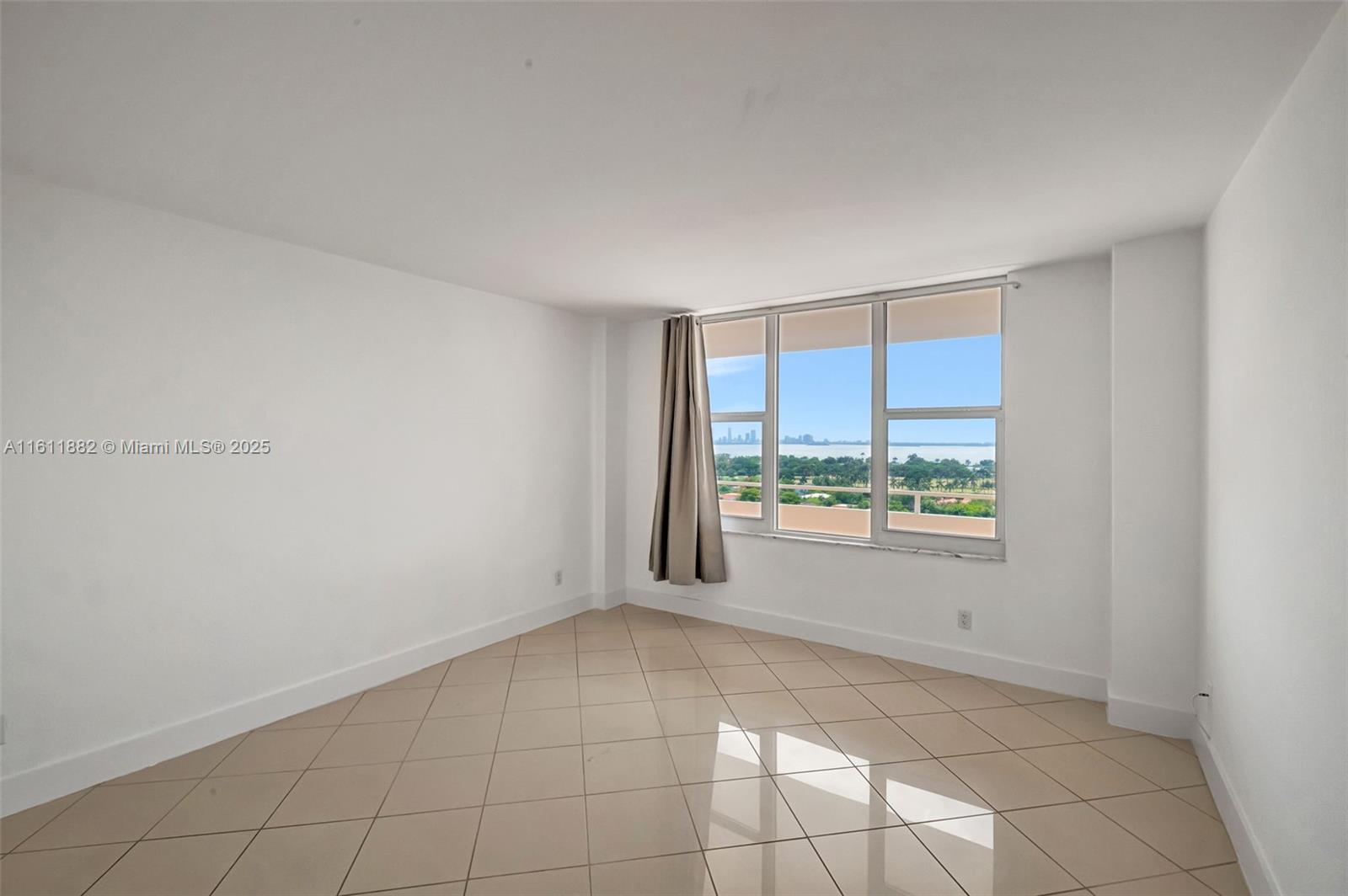 5600 Collins Ave # 16F