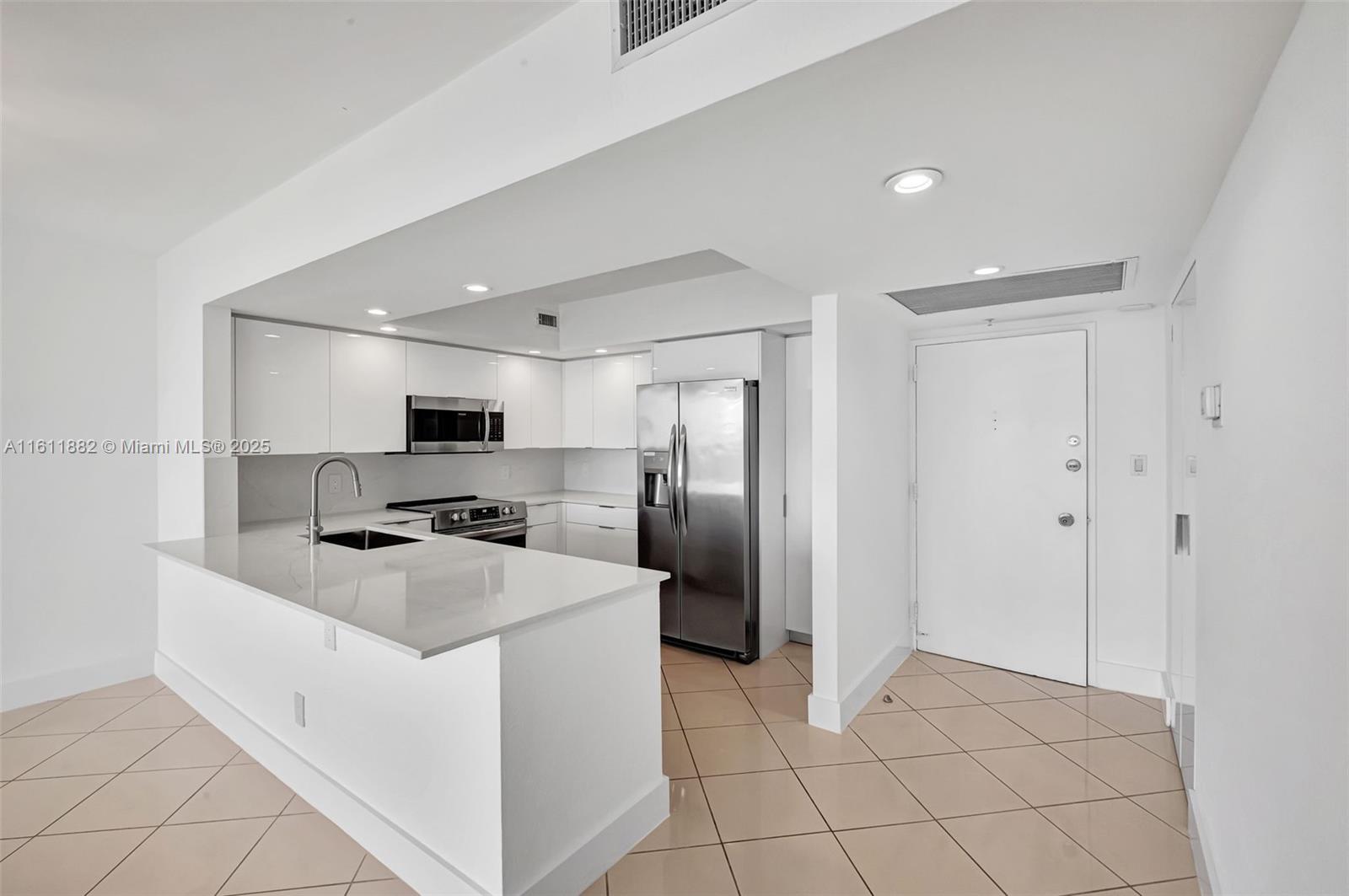 5600 Collins Ave # 16F