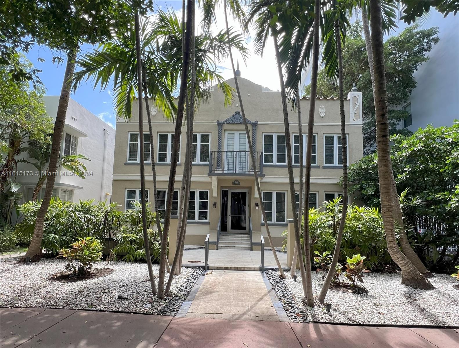 1018 Meridian Ave # 2