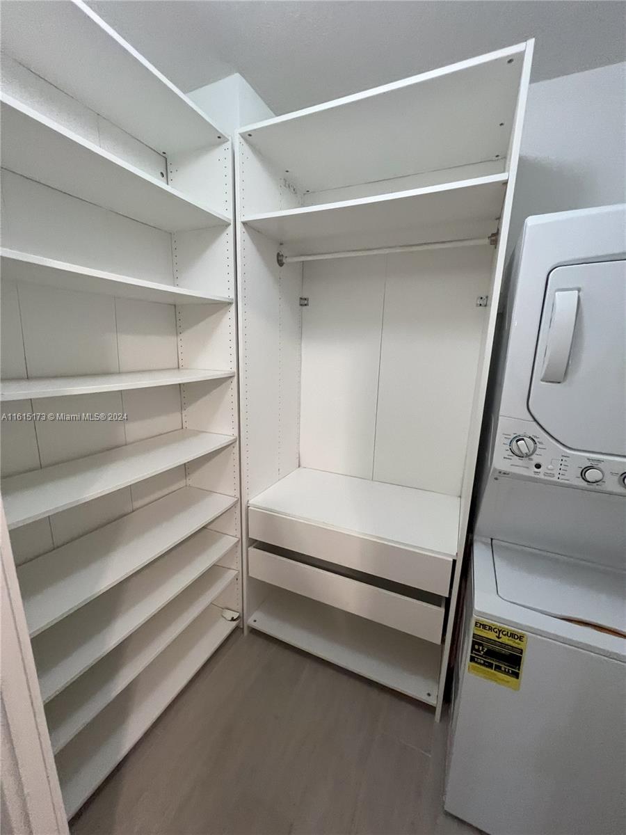 1018 Meridian Ave # 2