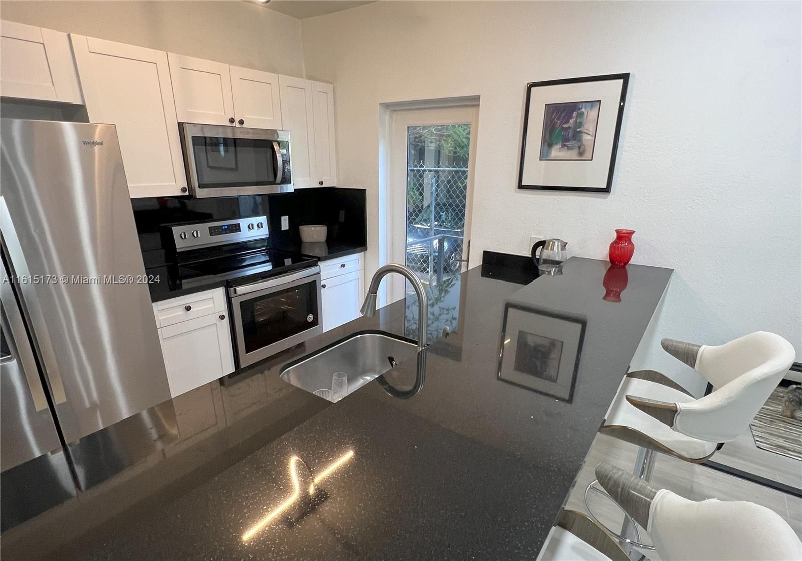 1018 Meridian Ave # 2