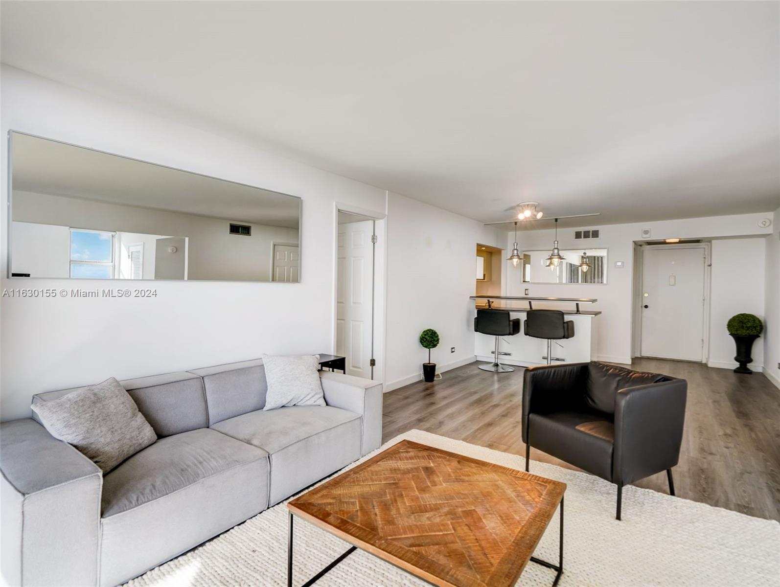 6039 Collins Ave # 502