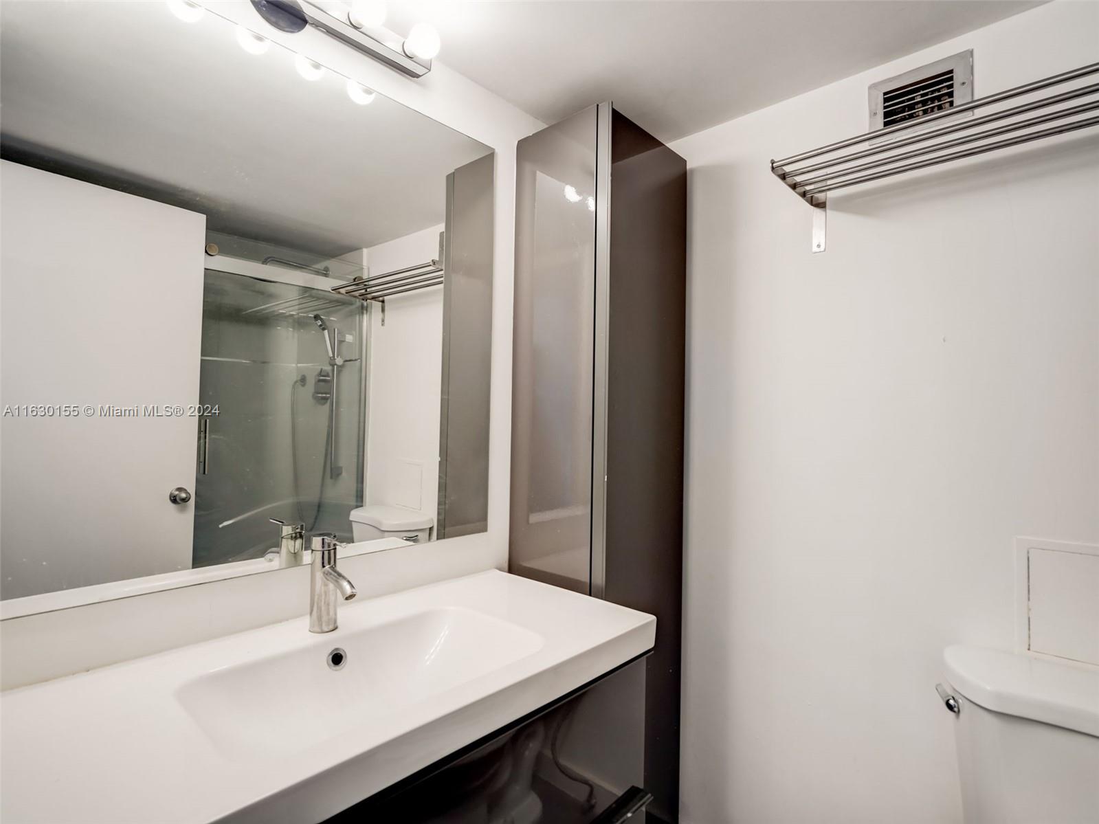 6039 Collins Ave # 502