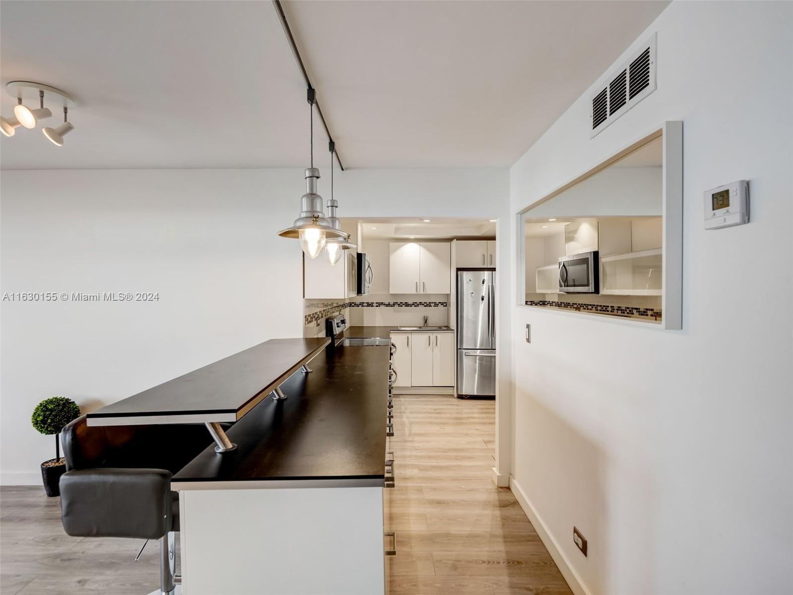 6039 Collins Ave # 502