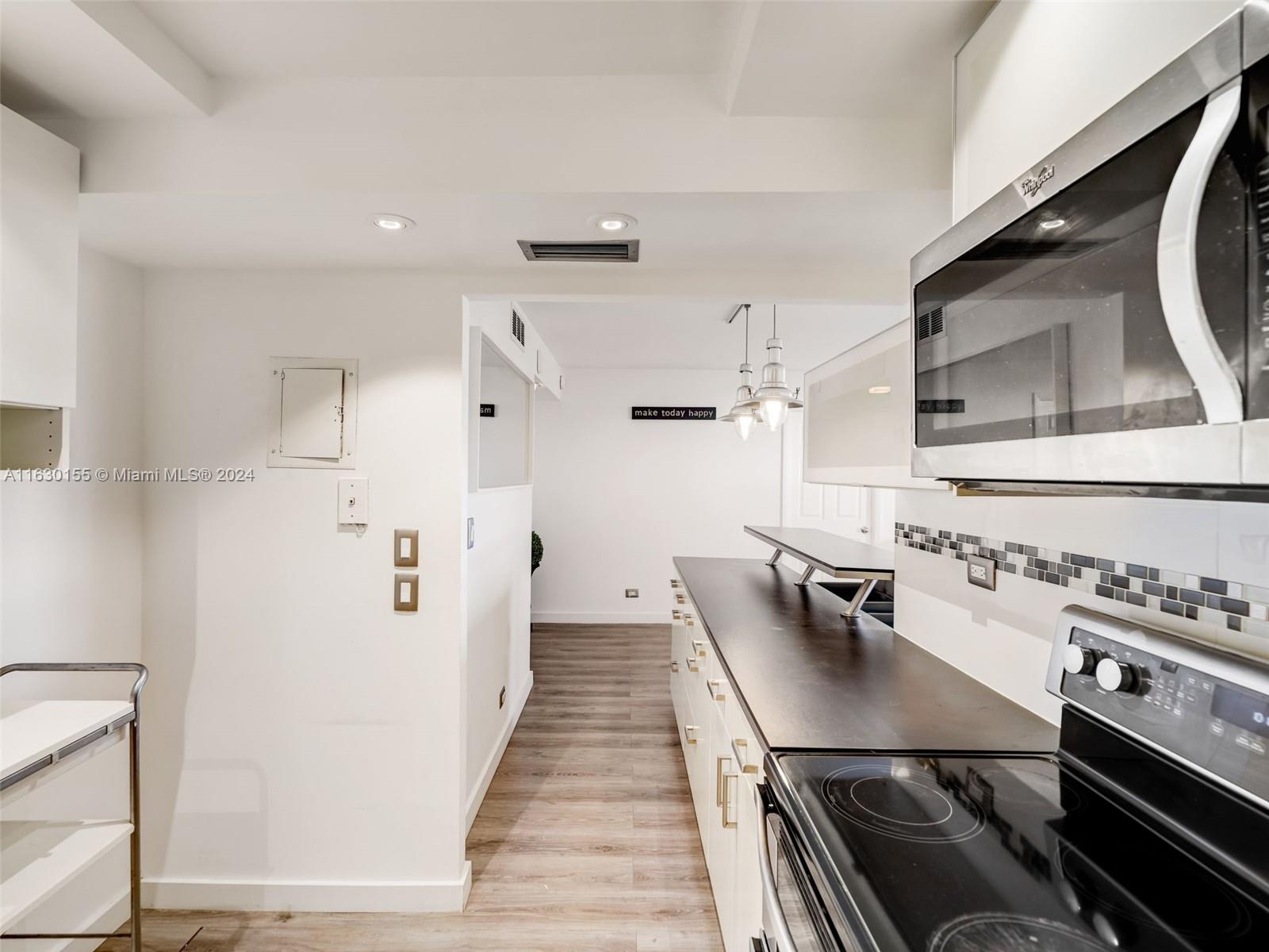 6039 Collins Ave # 502