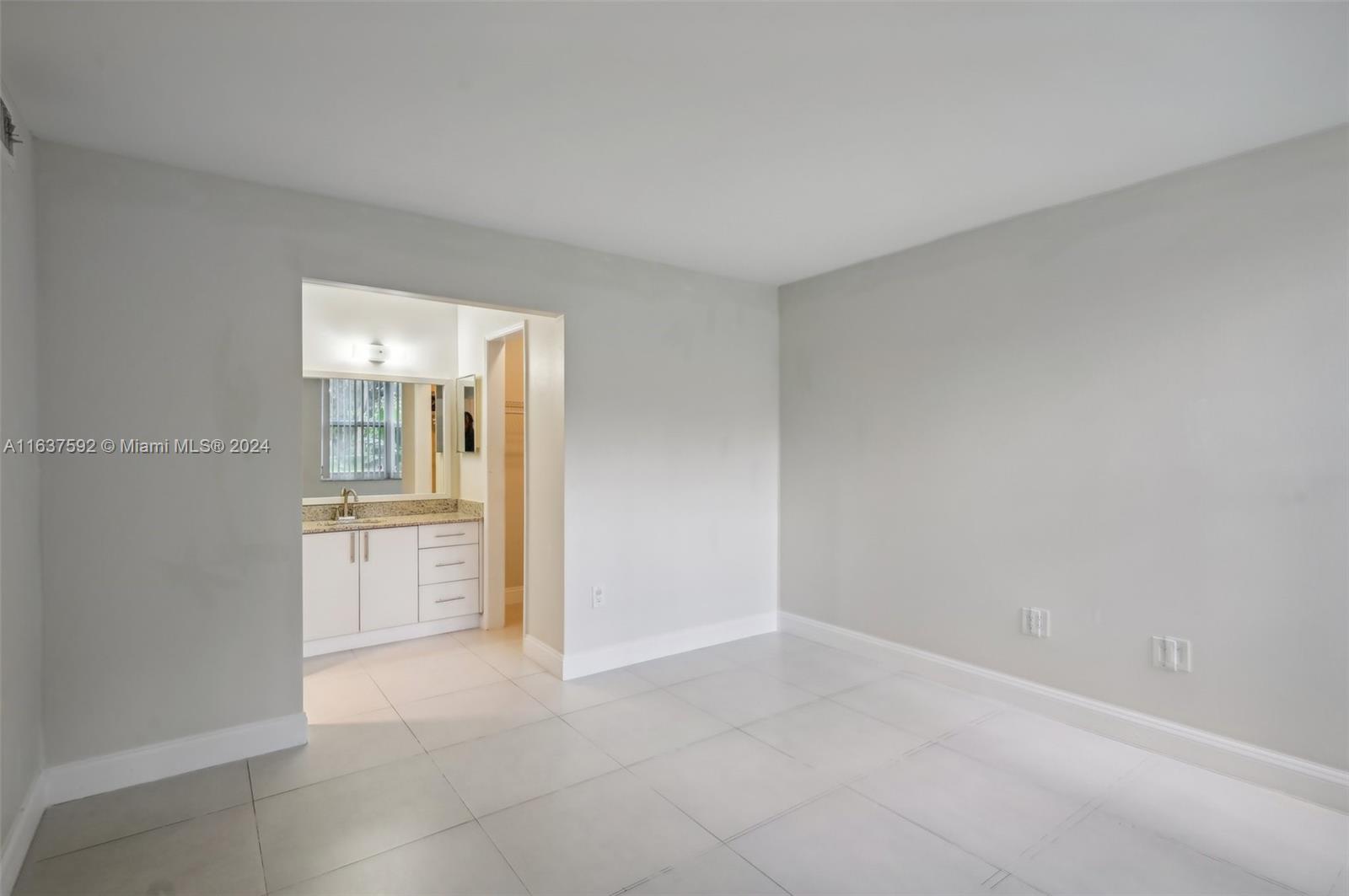 9451 Evergreen Pl # 102