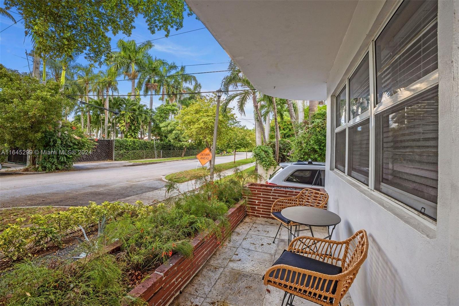 1800 Meridian Ave # 5