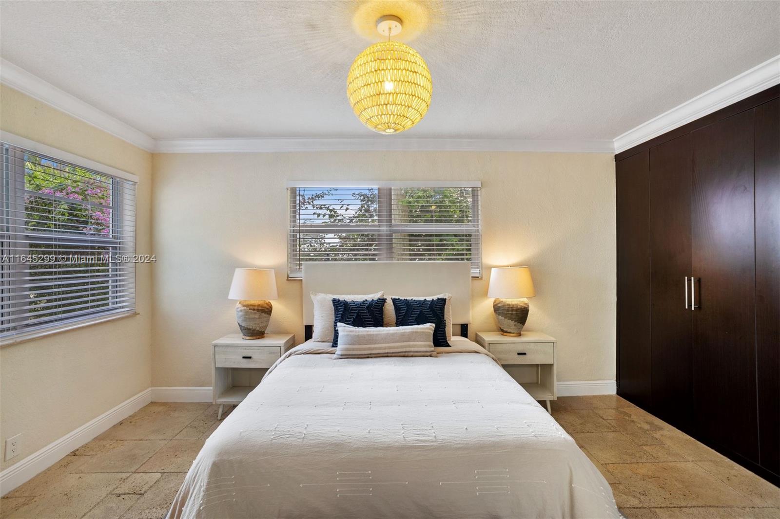 1800 Meridian Ave # 5