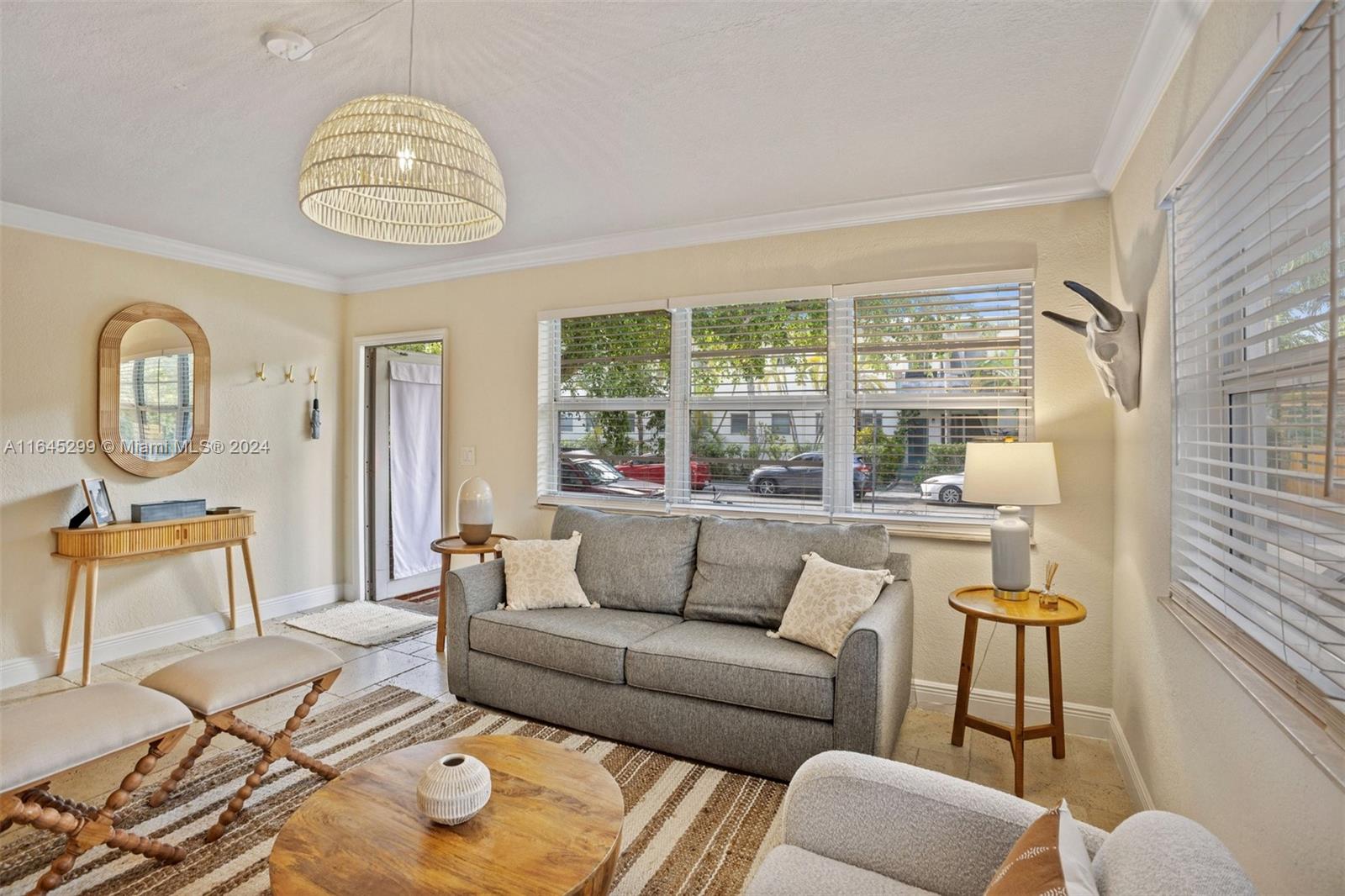 1800 Meridian Ave # 5