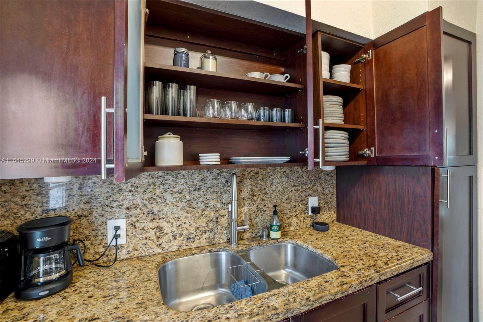 1800 Meridian Ave # 5